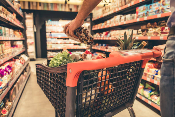 istock Man at the supermarket 664446762