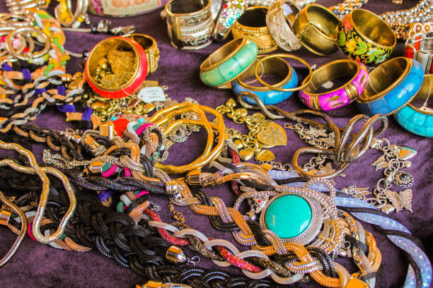 istock Handcraft Jewelery 664463100