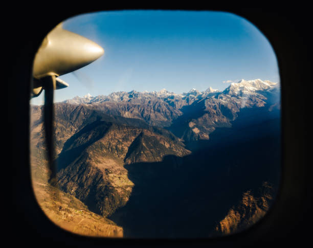 the himalayas from a plane, nepal - lukla imagens e fotografias de stock