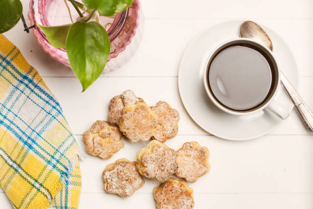 coffee with scones - brownie tea afternoon tea scone imagens e fotografias de stock