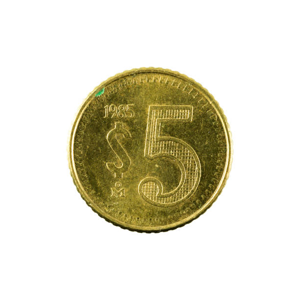 istock 5 mexican centavo coin (1985) obverse isolated on white background 664722722
