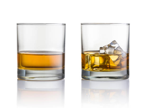 whisky - liqueur glass fotografías e imágenes de stock