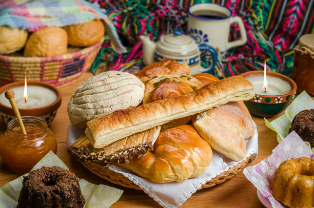 pane dolce messicano - pan brioche foto e immagini stock