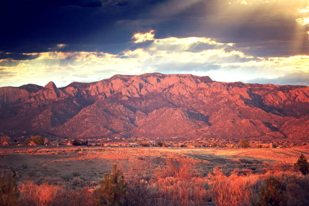 Sandia Mountains Sandia Mountains in New Mexico bernalillo county stock pictures, royalty-free photos & images