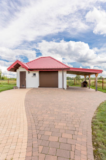 istock Big driveway and a garage 665001522