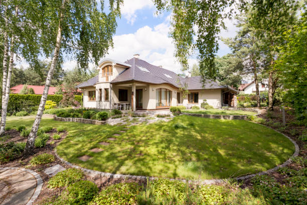istock Modern villa housefront in the garden 665032096