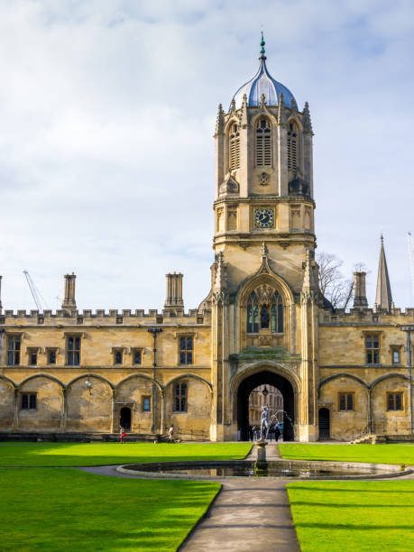 istock Tom Tower, Christ Church, Oxford, UK 665085718