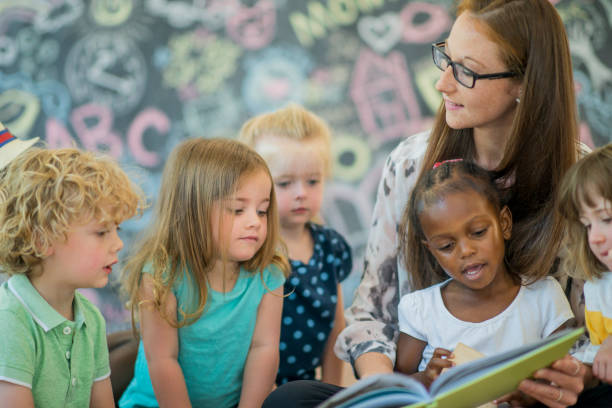 istock Reading Together at Story Time 665212756