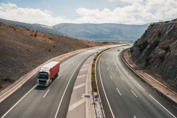 Highway scene A highway with some traffic paisaje urbano stock pictures, royalty-free photos & images