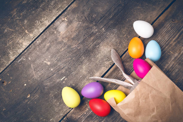 conejo de pascua en viejas tablas - sistema de havers fotografías e imágenes de stock