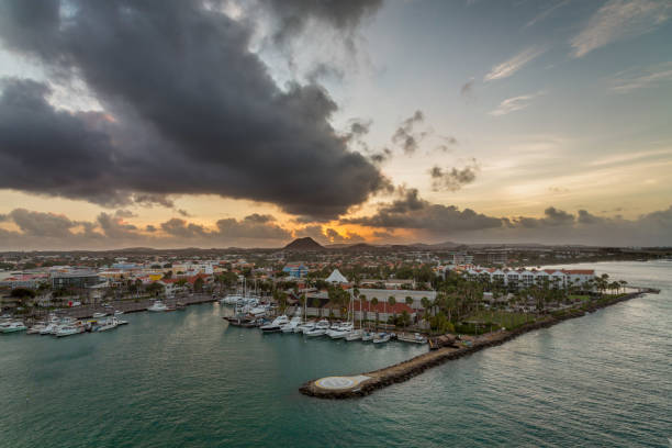 istock Sunrise in Aruba, Caribbean Sea 665373174