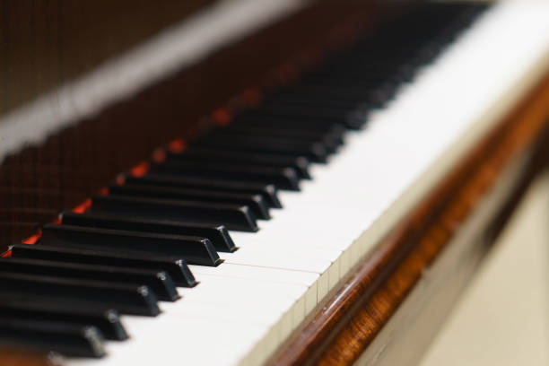 클래식 키 피아노 - piano piano key orchestra close up 뉴스 사진 이미지