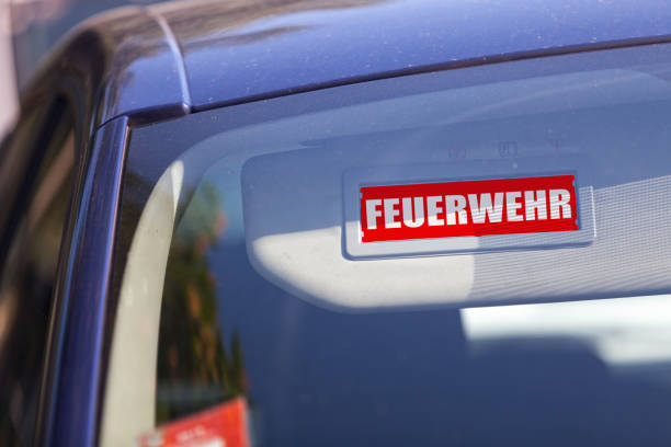 istock Feuerwehr - Car sun visor sign 665432512