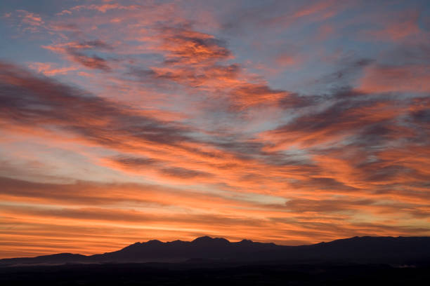 istock 10 wins-mountain Sunrise 665460904