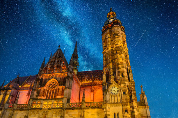 st. elisabeth cathedral at night kosice, slovakia, europe - church gothic style cathedral dark imagens e fotografias de stock