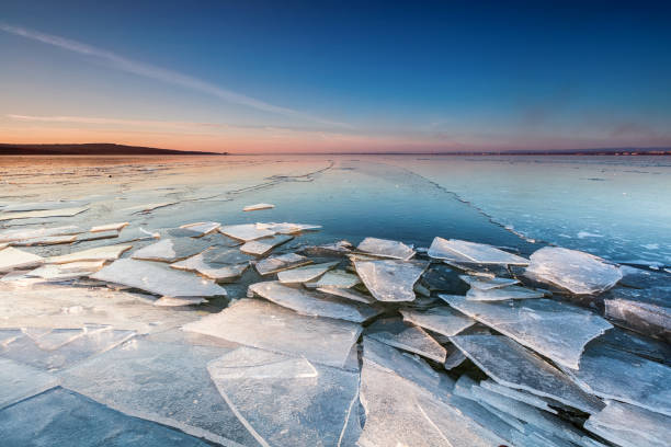 istock Scattered pieces of ice over the lake 665486718
