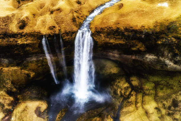 上空滝セリャラントスフォス - north cascades national park aerial view washington state usa ストックフォトと画像