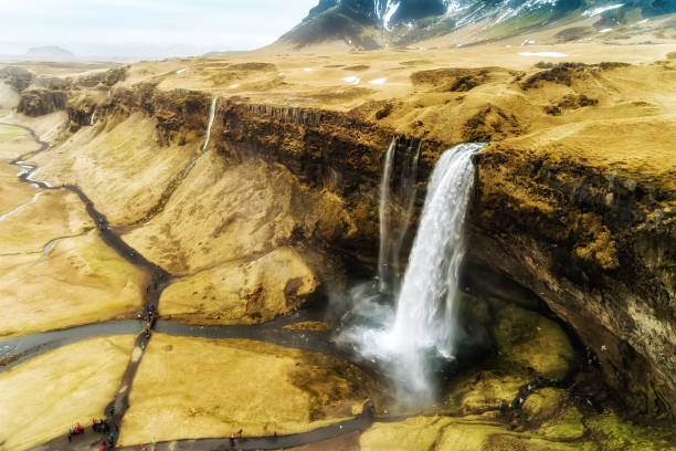 上空滝セリャラントスフォス - north cascades national park aerial view washington state usa ストックフォトと画像