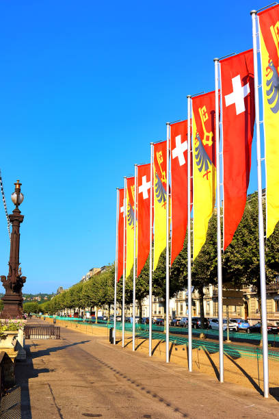 istock Swiss flags and Geneva canton flags on Lake Geneva 665552408