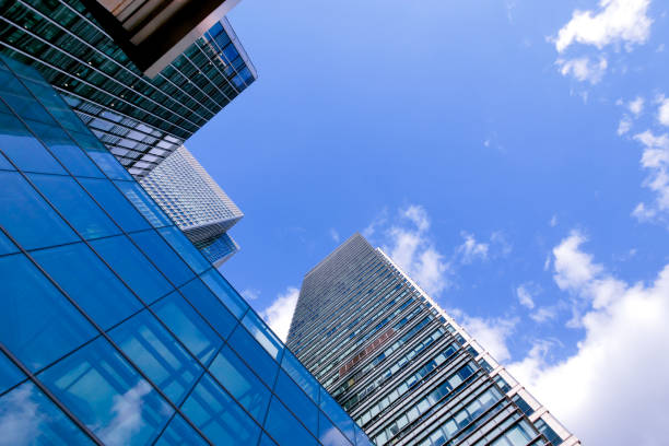 istock London office building skyscraper, working & meeting 665581264