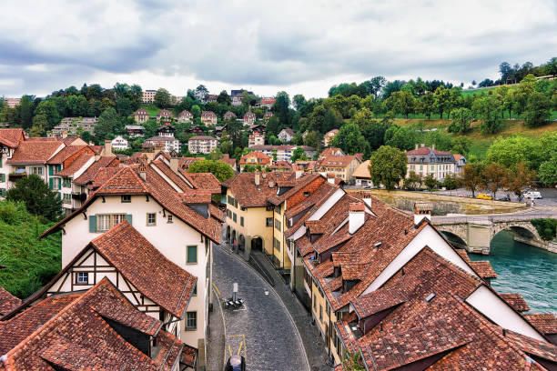 street and unterbrucke bridge over aare river in bern - berne berne canton aare river switzerland imagens e fotografias de stock