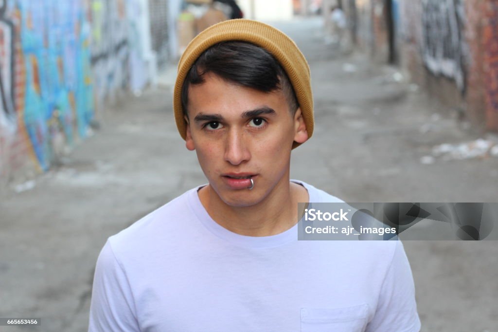 Schließen eines introvertierten jungen männlichen - Lizenzfrei Teenager-Alter Stock-Foto