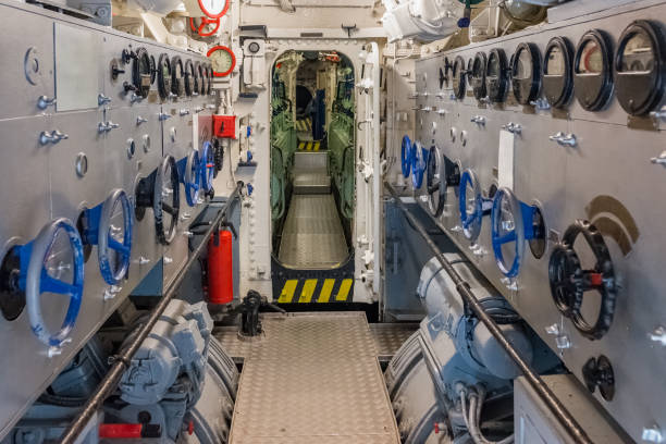 engine room of the ship - submarine navy underwater military ship imagens e fotografias de stock