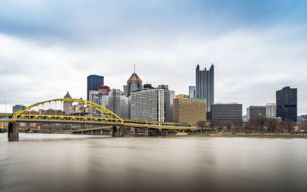 vistas de pittsburgh - pitts fotografías e imágenes de stock