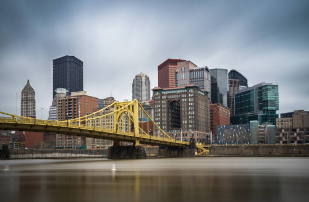 tolle aussicht von pittsburgh - pitts stock-fotos und bilder