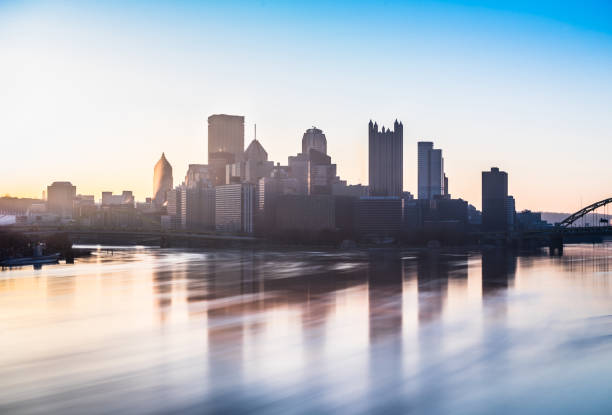 vistas de pittsburgh - pitts fotografías e imágenes de stock