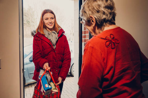 istock Delivering Groceries to the Elderly 665802552
