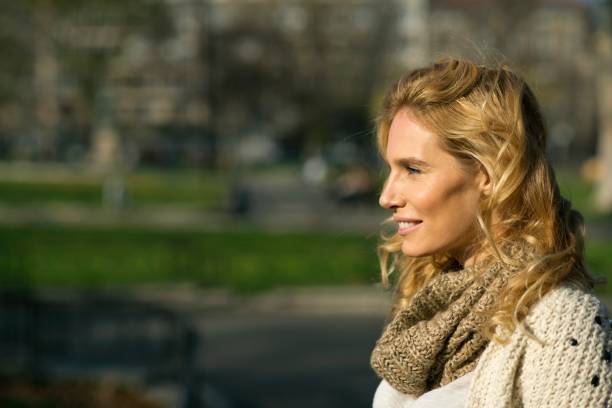 istock Side view of a smiling woman 665900932