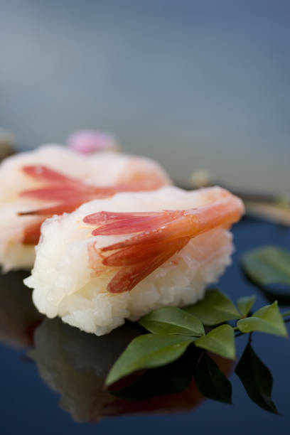 istock The sweet shrimp hold 666011102