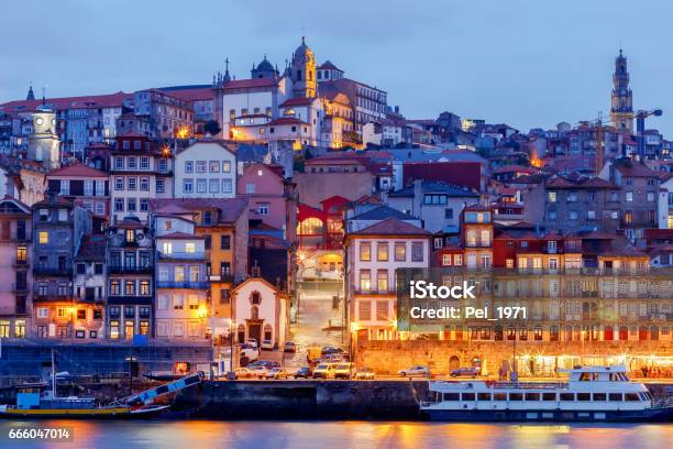 Foto de Porto Cais À Noite e mais fotos de stock de Porto - Portugal - Porto - Portugal, Noite, Porto - Distrito