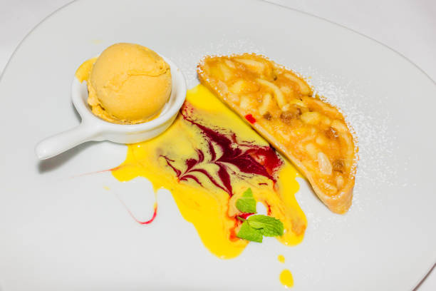 istock Strudel with mascarpone ice cream and mint 666101812