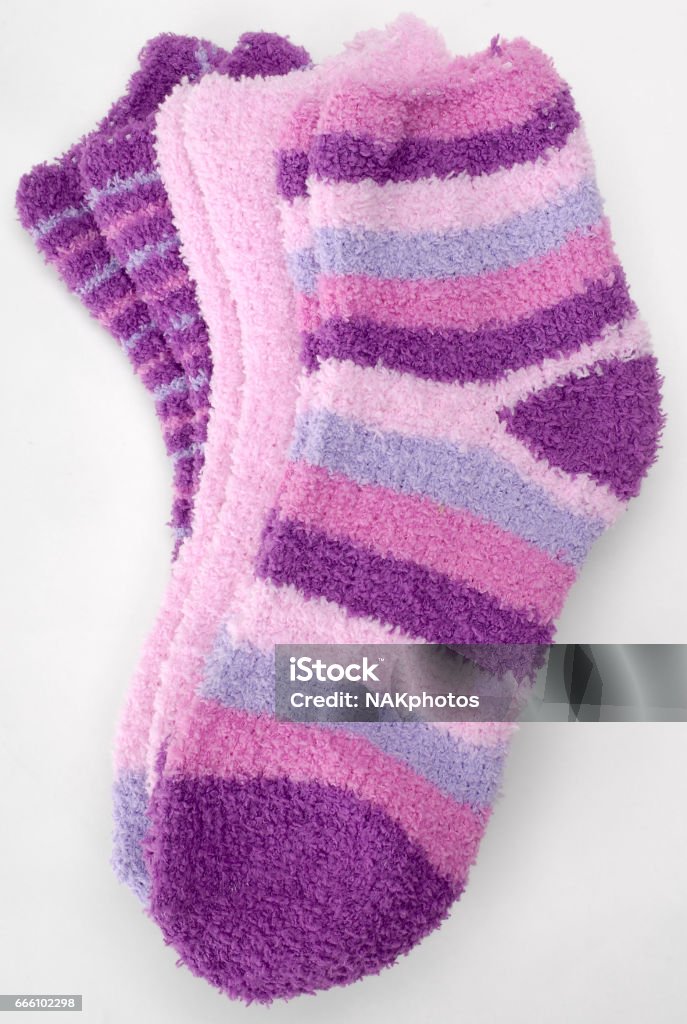 trois paires de chaussettes-pantoufles moelleuses - Photo de Chaussette libre de droits