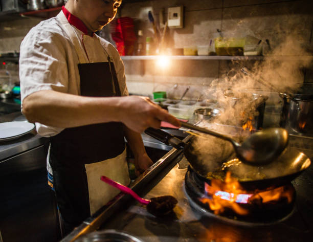istock Master of Chinese cuisine 666153456