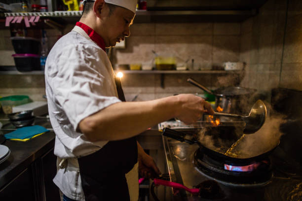 istock Master of Chinese cuisine 666153458