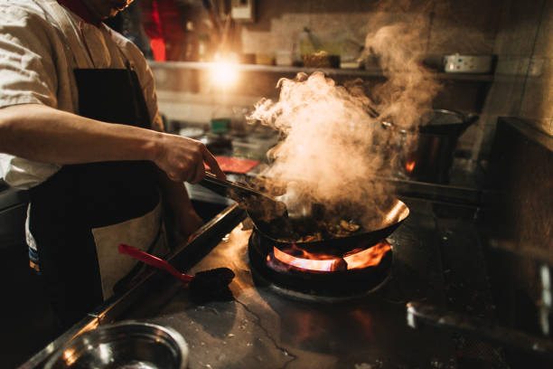 istock Master of Chinese cuisine 666153480