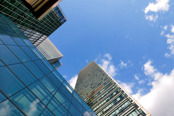 London office building skyscraper, working & meeting: SONY S7 lens 17-40 L, winter 2017