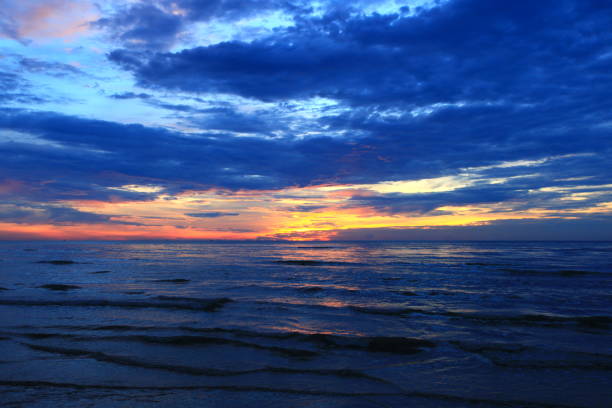 istock Sunrise at Puek Tian Beach - Phetchaburi -Thailand 666253032