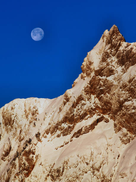 istock Mounatin and the moon 666255572