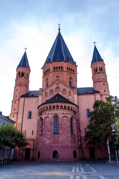 istock view of the St. Martin's Cathedral in Mainz 666283626