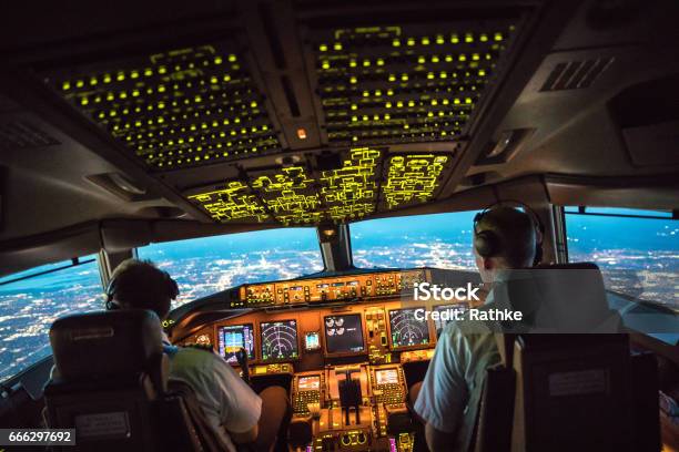 Flightdeck View Stock Photo - Download Image Now - Pilot, Commercial Airplane, Dallas Fort Worth Airport