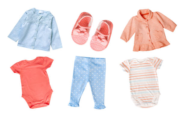 couleurs pastel coton enfant fille layette set collage isolé. - baby clothing photos et images de collection