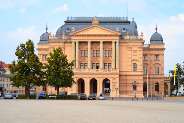 istock The city Theatre in Schwerin, Germany 666392738