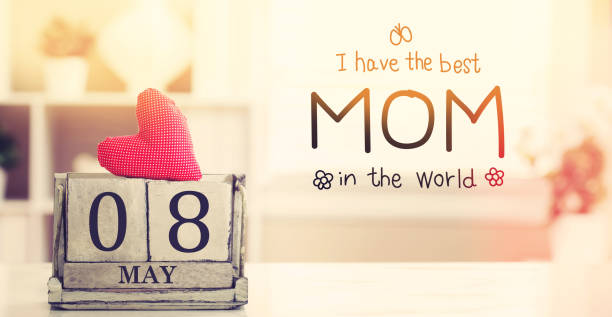 istock Mothers Day message with calendar 666393906