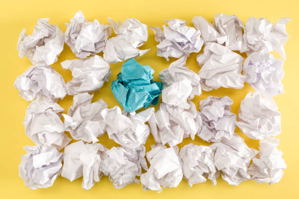istock Crumpled paper balls 666394104