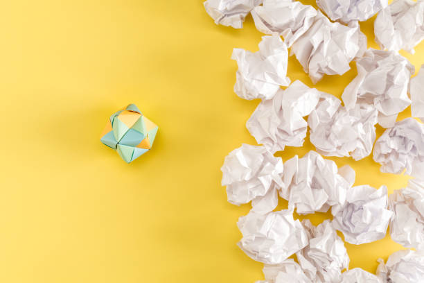 istock Crumpled paper balls 666394114
