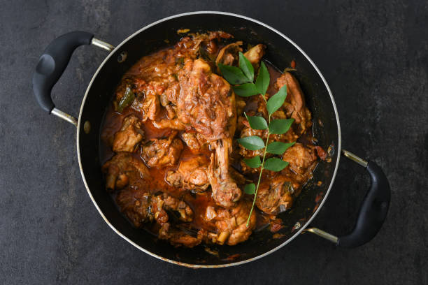 Chicken tikka jalfrezi Indian food Chicken tikka jalfrezi /Punjabi dhaba chicken curry Indian Chinese cuisine, Mumbai North India. Non-vegetarian food prepared using Indian spices/masala. Side dish chapati/roti/naan/paratha/ parantha karahi stock pictures, royalty-free photos & images